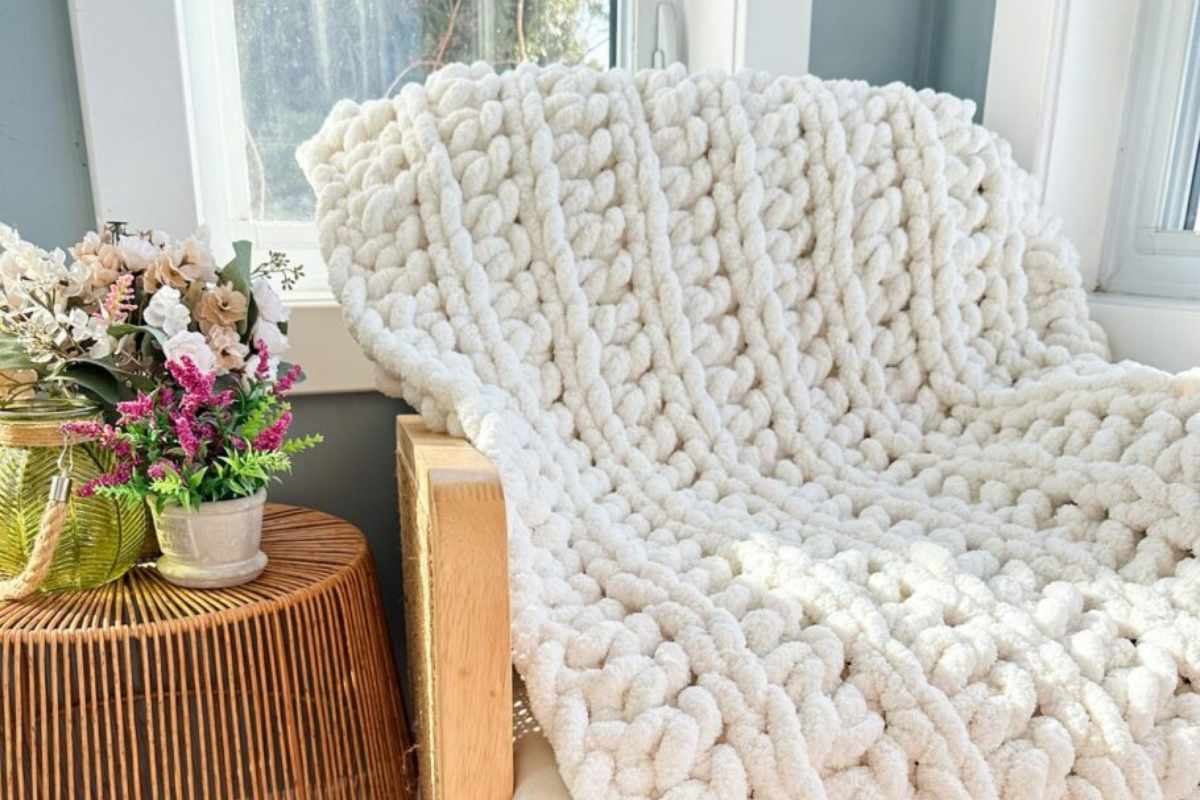 Chunky Cabin Crochet Blanket Easy Tutorial